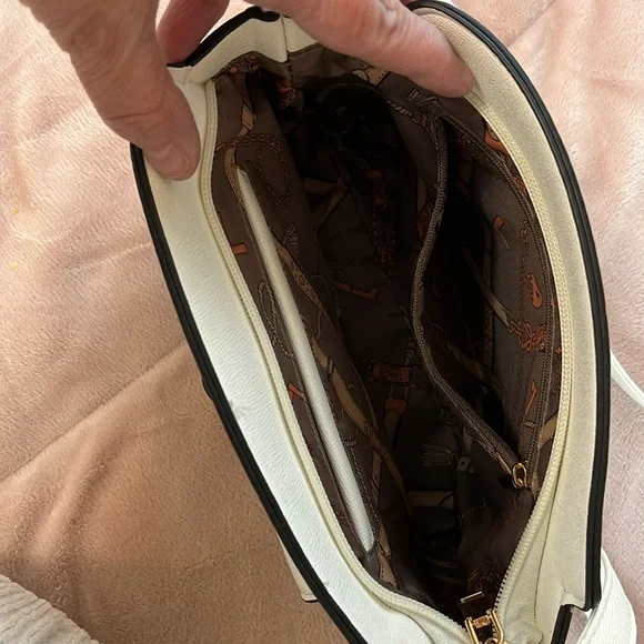 Crossbody purse white gold tone accents & feet long adjustable strap textured - Picture 11 of 16